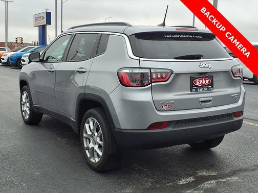 2022 Jeep Compass Latitude Lux