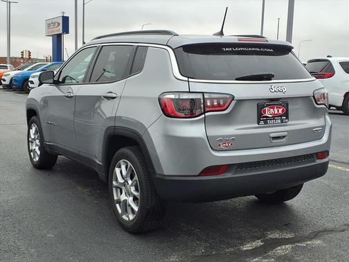 2022 Jeep Compass Latitude Lux