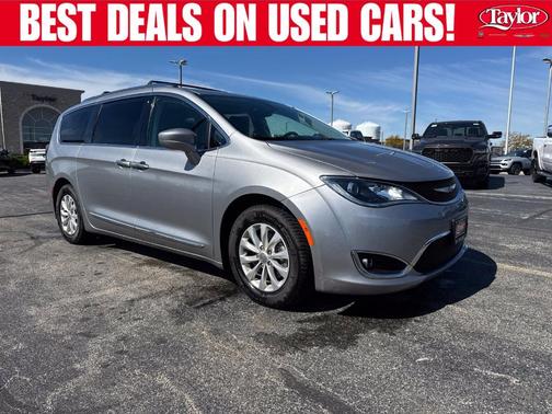 Billet Silver Metallic Clearcoat 2018 Chrysler Pacifica Touring-L
