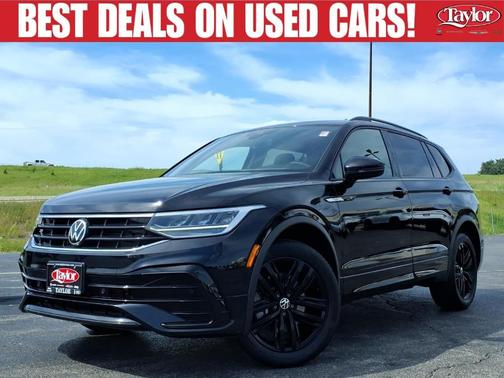 Deep Black Pearl Effect 2022 Volkswagen Tiguan 2.0T SE R-Line Black