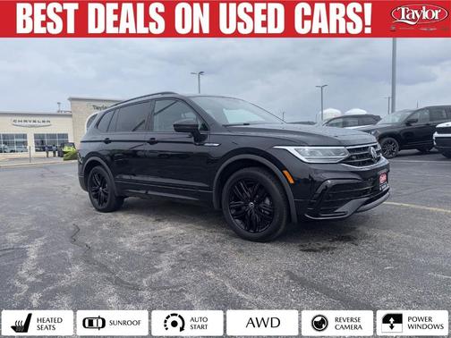Deep Black Pearl Effect 2022 Volkswagen Tiguan 2.0T SE R-Line Black