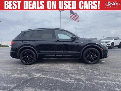 Deep Black Pearl Effect 2022 Volkswagen Tiguan 2.0T SE R-Line Black