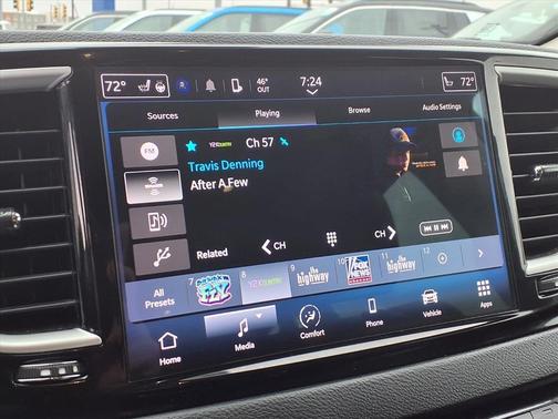 2023 Chrysler Pacifica Touring-L