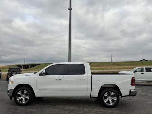 Bright White Clearcoat 2024 RAM 1500 Laramie