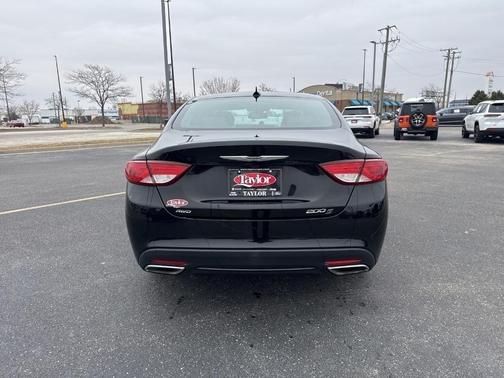 2015 Chrysler 200 S