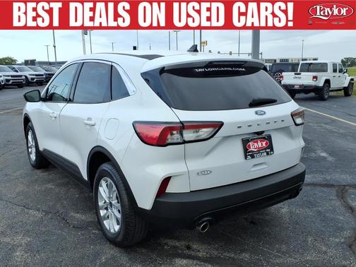 Oxford White 2022 Ford Escape SE