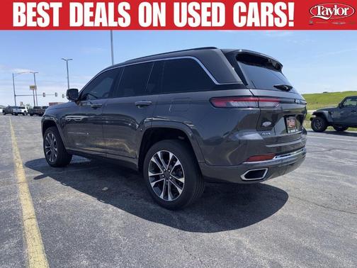 Metallic 2022 Jeep Grand Cherokee Overland