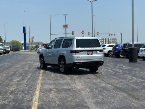 2022 Jeep Wagoneer Series III