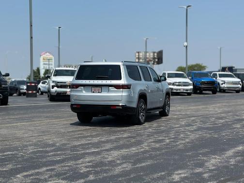 2022 Jeep Wagoneer Series III