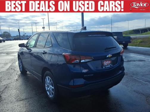 Blue Glow Metallic 2022 Chevrolet Equinox LS