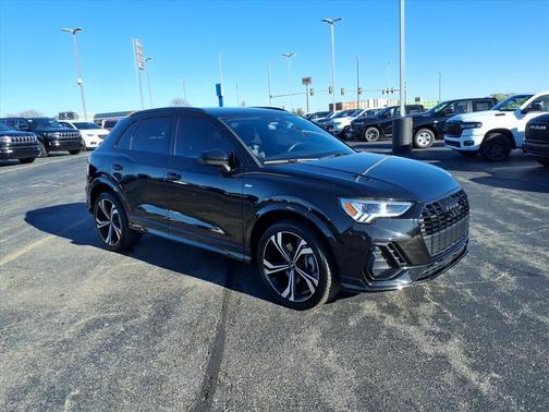 2023 Audi Q3 45 S line Premium