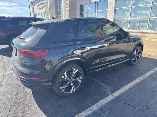2023 Audi Q3 45 S line Premium