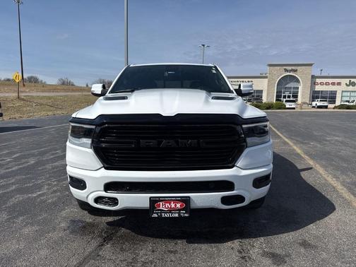 Bright White Clearcoat 2020 RAM 1500 Laramie