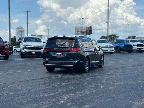 2021 Chrysler Pacifica Hybrid Touring L