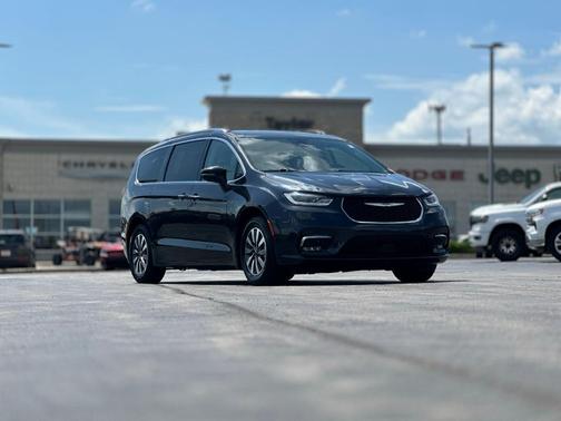 2021 Chrysler Pacifica Hybrid Touring L
