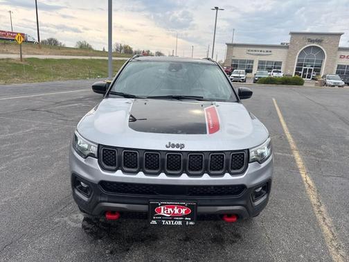 Black 2024 Jeep Compass Trailhawk