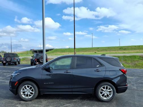 Gray 2022 Chevrolet Equinox LS