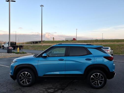 Marina Blue 2025 Chevrolet Trailblazer LT