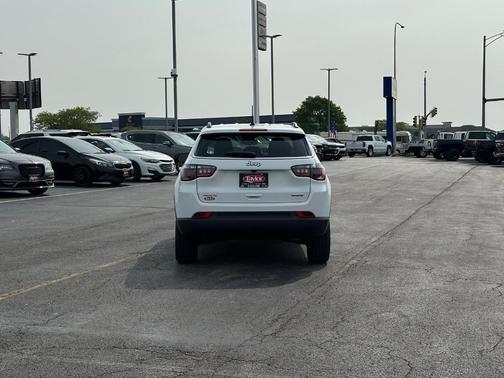 2025 Jeep Compass Latitude