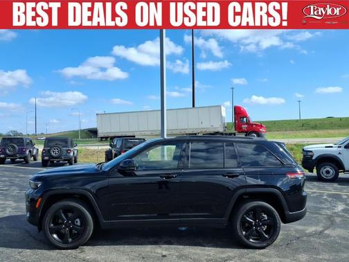 Diamond Black 2023 Jeep Grand Cherokee Altitude