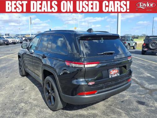 Diamond Black 2023 Jeep Grand Cherokee Altitude