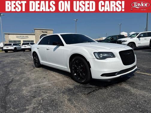 Bright White Clearcoat 2019 Chrysler 300 Touring