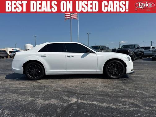 Bright White Clearcoat 2019 Chrysler 300 Touring