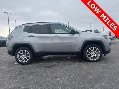 2023 Jeep Compass Latitude Lux