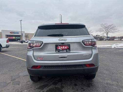 2023 Jeep Compass Latitude Lux