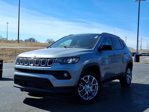 2023 Jeep Compass Latitude Lux