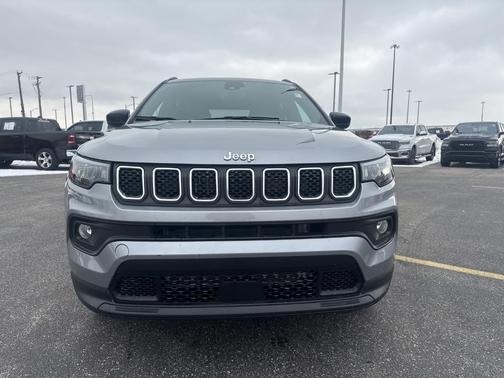 2023 Jeep Compass Latitude Lux