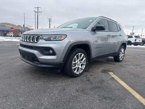 2023 Jeep Compass Latitude Lux