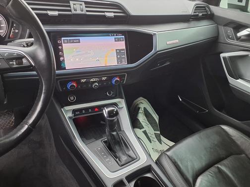 2021 Audi Q3 45 S line Premium