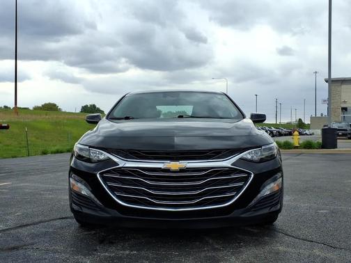 Mosaic Black Metallic 2024 Chevrolet Malibu LT