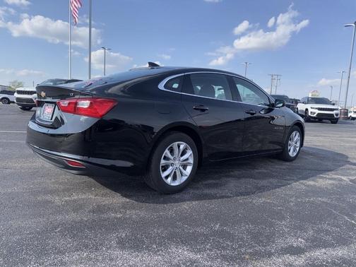 Mosaic Black Metallic 2024 Chevrolet Malibu LT