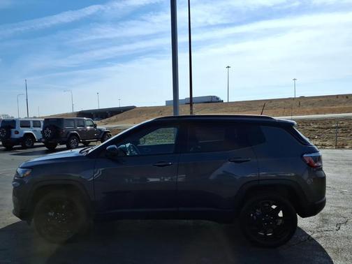 2022 Jeep Compass Altitude