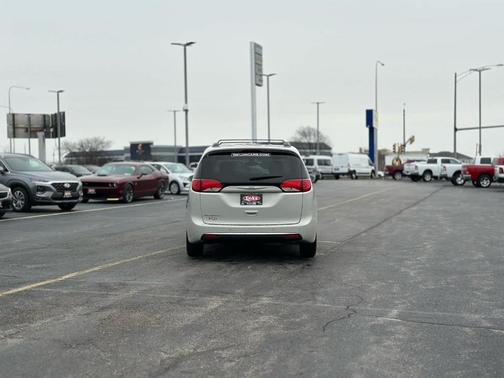 2020 Chrysler Pacifica Touring