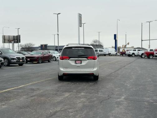 2020 Chrysler Pacifica Touring