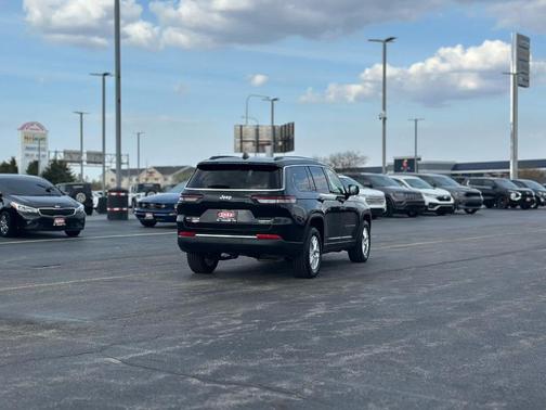 2023 Jeep Grand Cherokee L Laredo