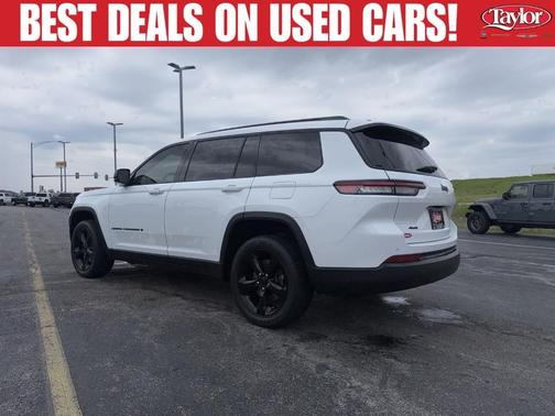 Bright White Clearcoat 2023 Jeep Grand Cherokee L Laredo