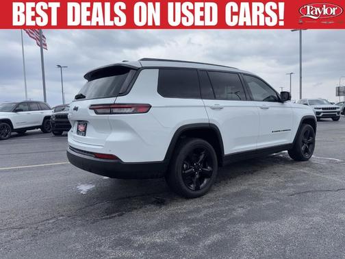 Bright White Clearcoat 2023 Jeep Grand Cherokee L Laredo