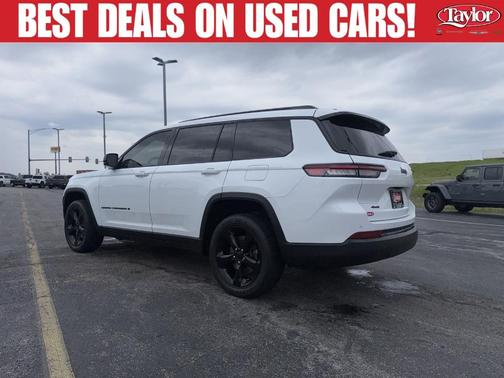 Bright White Clearcoat 2023 Jeep Grand Cherokee L Laredo