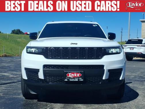 Bright White Clearcoat 2023 Jeep Grand Cherokee L Laredo