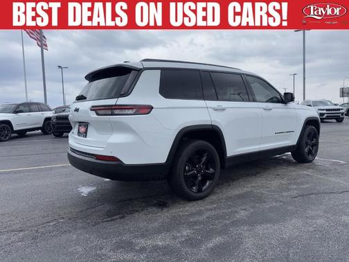 Bright White Clearcoat 2023 Jeep Grand Cherokee L Laredo
