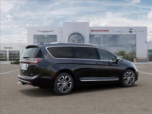 Diamond Black 2026 Chrysler Pacifica Pinnacle