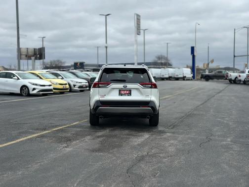 2019 Toyota RAV4 Hybrid XSE