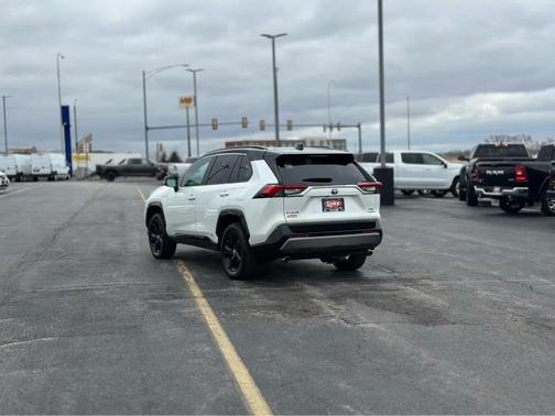 2019 Toyota RAV4 Hybrid XSE