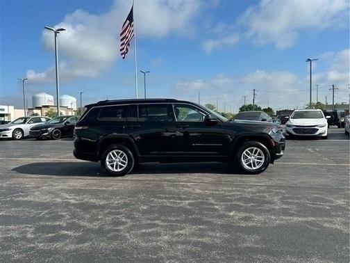 2022 Jeep Grand Cherokee L Laredo