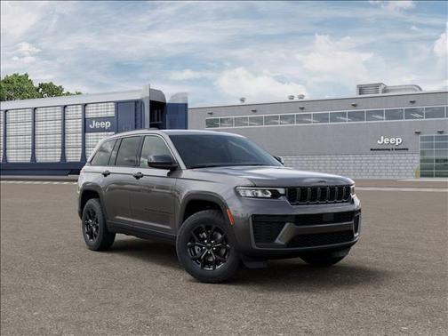 Metallic 2026 Jeep Grand Cherokee Laredo