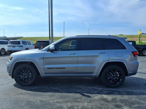 2021 Jeep Grand Cherokee Laredo X